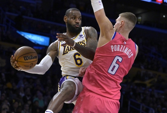LeBron James scores 33 points as Lakers roll past Thunder