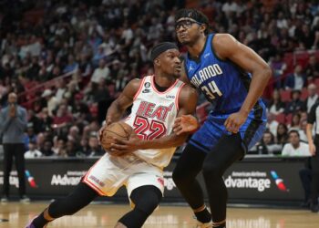 Key Points: Jimmy Butler Scores 29, Leads Heat Past Magic in Miami