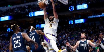 Key Points: Anthony Davis, LeBron James Power Huge Comeback, Lead Lakers Past Mavericks in Dallas