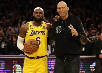 LeBron James Passes Kareem Abdul-Jabbar For Top Spot on NBA’s All-Time Scoring List
