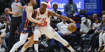 Key Points: Jimmy Butler Scores 35, Leads Heat Past Knicks in Miami