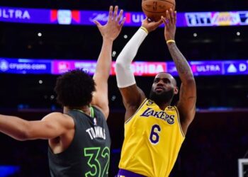 Key Points: LeBron James Scores 30, Leads Lakers To 7th Seed