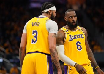 Key Points: Anthony Davis, LeBron James Lead Charge, Lakers Defeat Warriors in Game 1