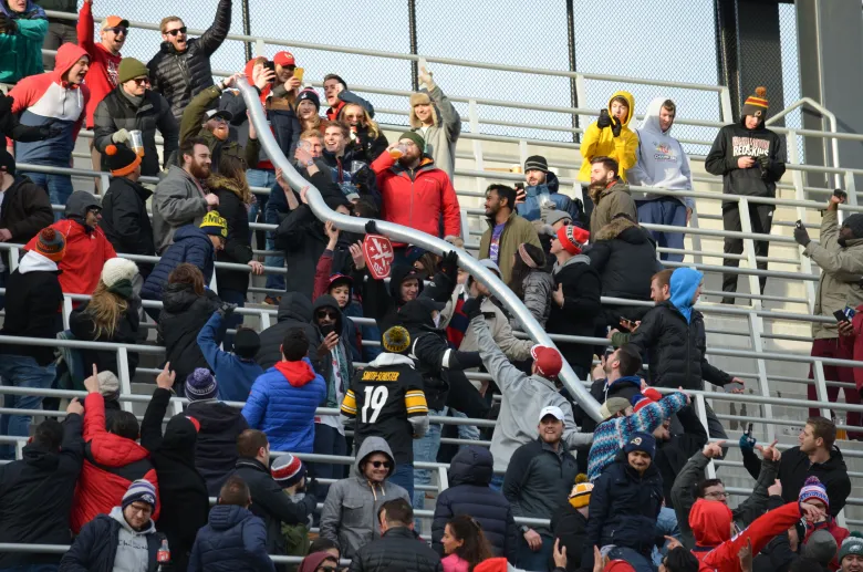 DC Defenders Offering Beer Snake