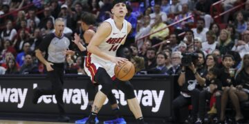 Key Points: Tyler Herro, Duncan Robinson Have Big Nights, Lead Heat Past Hawks in Miami