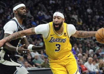 Key Points: Anthony Davis Scores 34, Leads Lakers To Mentally Strong Road Win Over Bucks