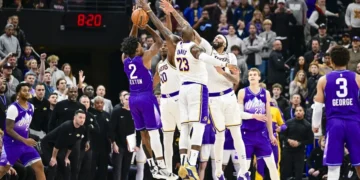 Key Points: LeBron James and Anthony Davis Have Big Nights, Lead Lakers Past Jazz in Salt Lake City